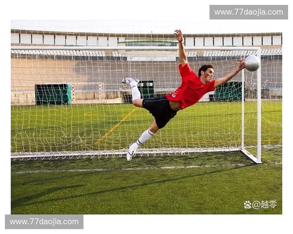 脚内侧射门技巧解析 提高射门精准度的关键训练方法与实战应用 脚内侧射门技巧解析 提高射门精准度的关键训练方法与实战应用